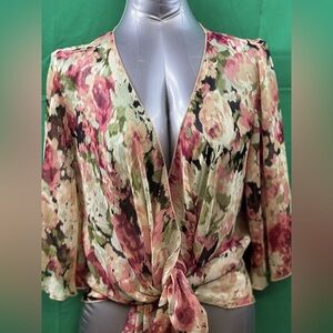 Cute!! Cha Cha Vente Tie it up or let it down Size Medium  Floral Sheer Top